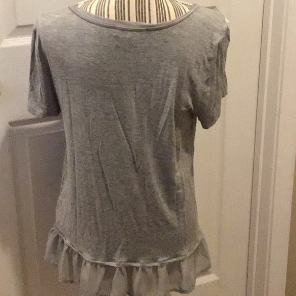 Marled Reunited Clothing Ruffle Bottom Top Size Small - Picture 3 of 4